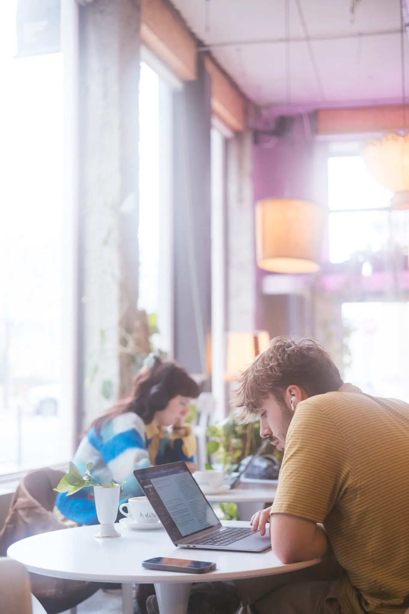 Espace de travail ballad™ café - Wifi haut débit et prises